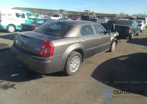 2010 Chrysler 300 Touring/Signature Series/Executive Series z USA, uszkodzony, nr VIN 2C3CA5CV6AH164644